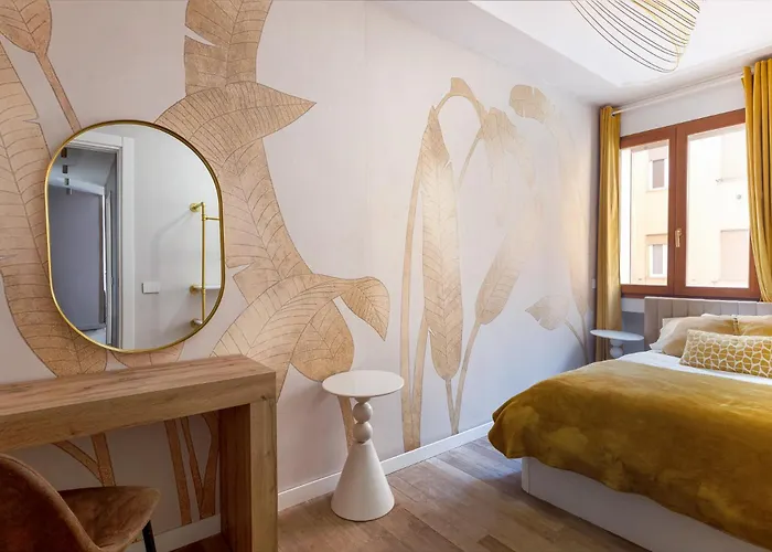 3 Windows On St - Canal View