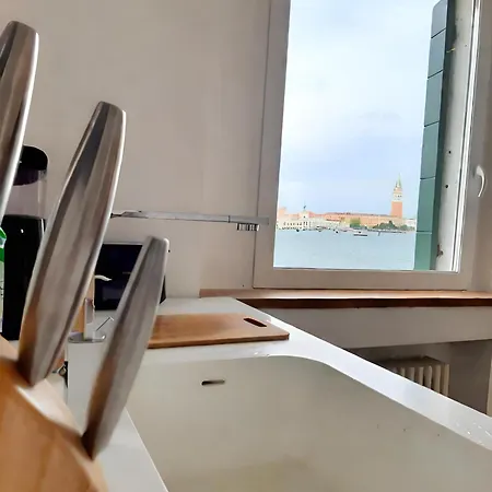 3 Windows On St - Waterfront * Venezia