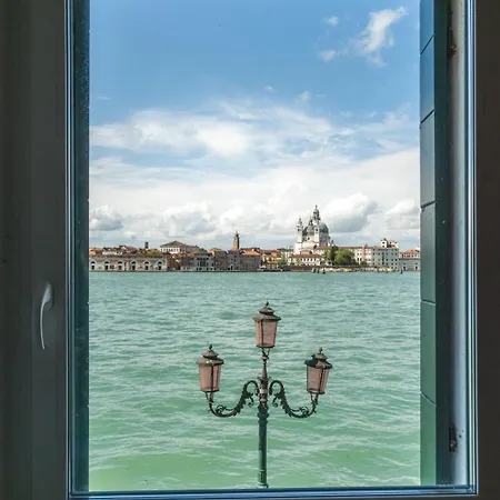 Apartment 3 Windows On St - Canal View Venice