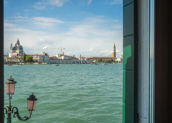 3 Windows On St - Canal View Venedig