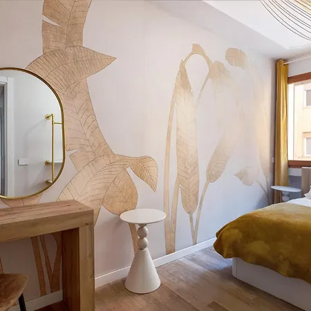 3 Windows On St - Canal View