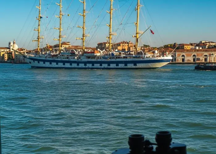 3 Windows On St - Canal View * Venezia